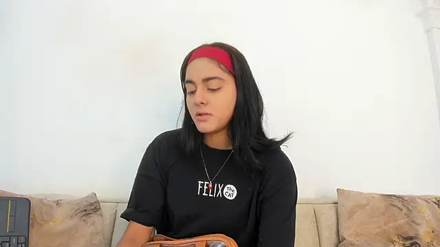 natalia aguirre1 online show from October 2025 12:28:02 PM