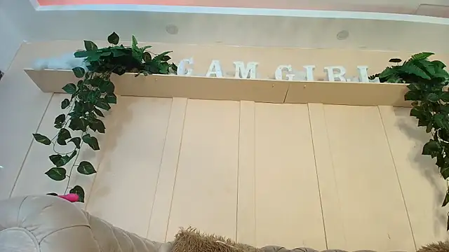 JOCELYN SANTANA1 online show from December 2025 12:01:01 PM