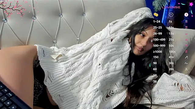 moona ray online show from March 2026 09:32:01 PM