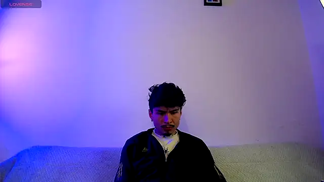 lauytiago online show from September 2025 01:25:02 PM