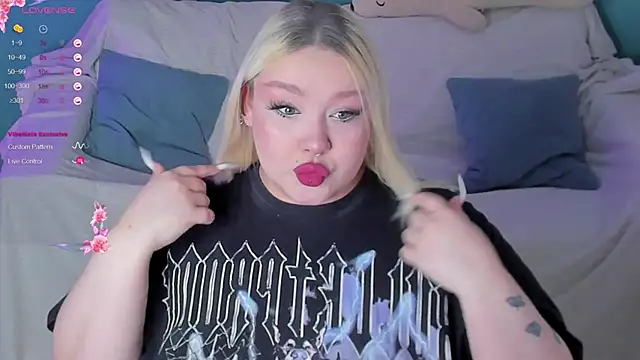 LilyBelll online show from February 2025 09:52:02 PM