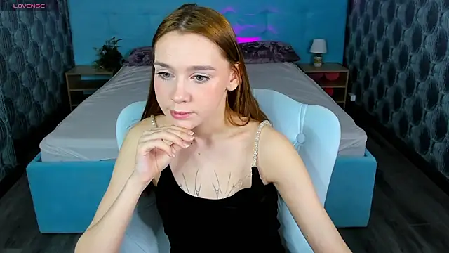 Snapshot of Lesi_Moonie01 chatting on January 2025 08:40:02 AM Lesi Moonie01 online show from January 2025 08:40:02 AM