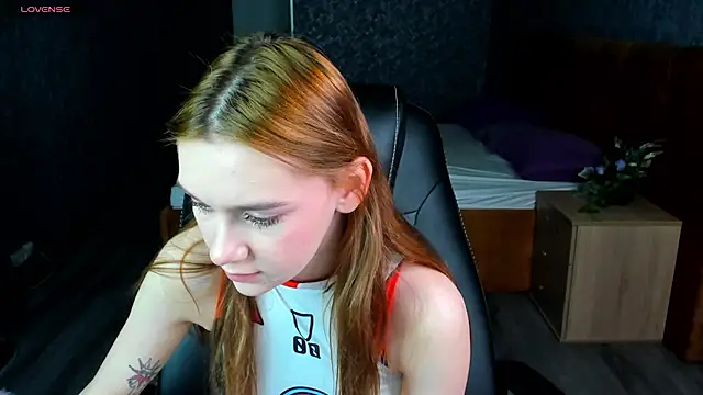 Snapshot of Lesi_Moonie01 chatting on January 2025 08:01:01 AM Lesi Moonie01 online show from January 2025 08:01:01 AM