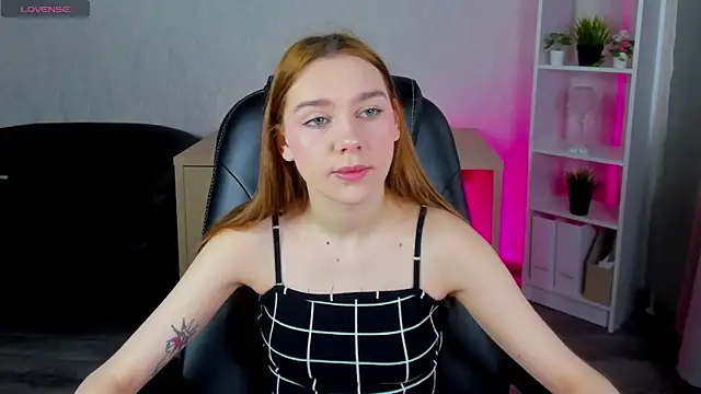Snapshot of Lesi_Moonie01 chatting on February 2025 08:13:02 AM Lesi Moonie01 online show from February 2025 08:13:02 AM