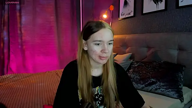Snapshot of Lesi_Moonie01 chatting on September 2025 07:43:01 AM Lesi Moonie01 online show from September 2025 07:43:01 AM