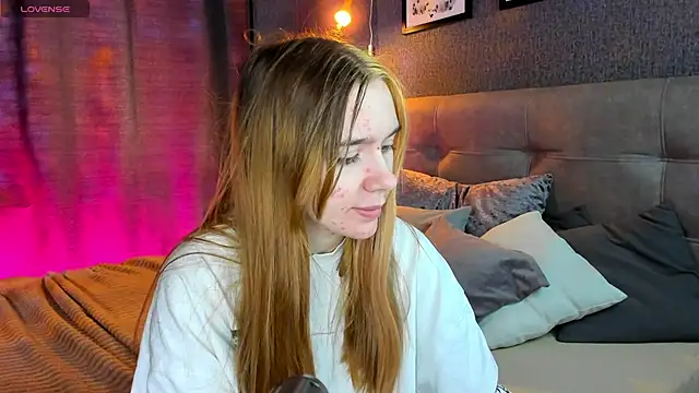 Snapshot of Lesi_Moonie01 chatting on September 2025 06:18:01 AM Lesi Moonie01 online show from September 2025 06:18:01 AM