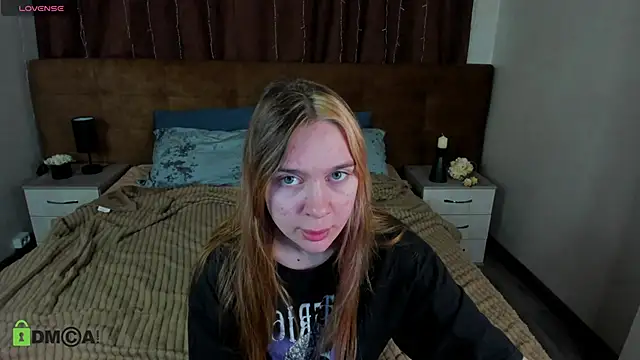 Snapshot of Lesi_Moonie01 chatting on October 2025 05:49:02 AM Lesi Moonie01 online show from October 2025 05:49:02 AM