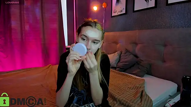 Snapshot of Lesi_Moonie01 chatting on October 2025 06:36:02 AM Lesi Moonie01 online show from October 2025 06:36:02 AM