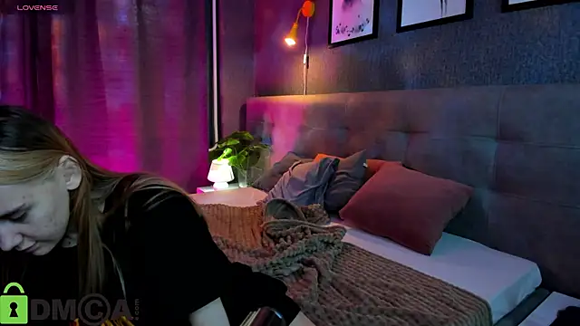 Snapshot of Lesi_Moonie01 chatting on October 2025 09:34:02 AM Lesi Moonie01 online show from October 2025 09:34:02 AM