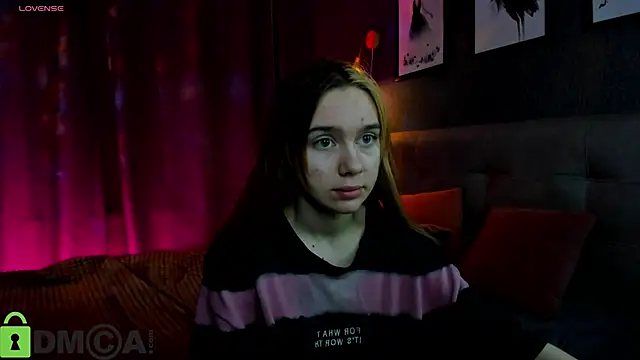 Snapshot of Lesi_Moonie01 chatting on October 2025 06:58:02 AM Lesi Moonie01 online show from October 2025 06:58:02 AM