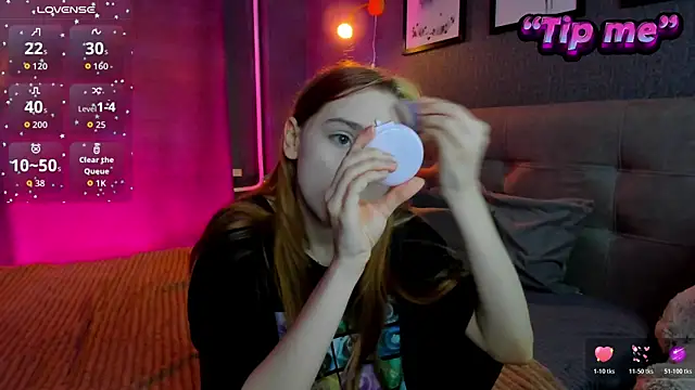 Snapshot of Lesi_Moonie01 chatting on October 2025 08:00:02 AM Lesi Moonie01 online show from October 2025 08:00:02 AM