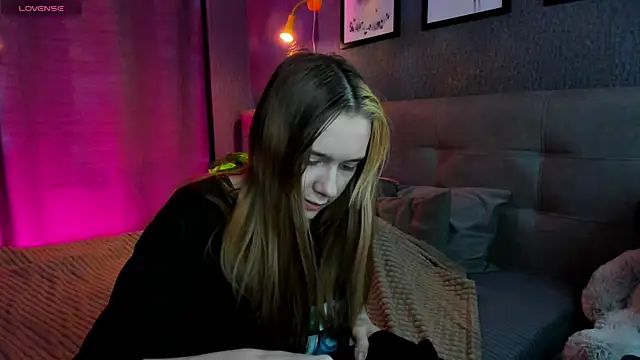 Snapshot of Lesi_Moonie01 chatting on October 2025 08:22:02 AM Lesi Moonie01 online show from October 2025 08:22:02 AM