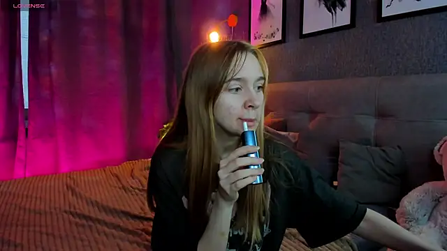 Snapshot of Lesi_Moonie01 chatting on November 2025 09:11:01 AM Lesi Moonie01 online show from November 2025 09:11:01 AM