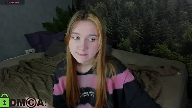 Snapshot of Lesi_Moonie01 chatting on November 2025 07:07:03 AM Lesi Moonie01 online show from November 2025 07:07:03 AM