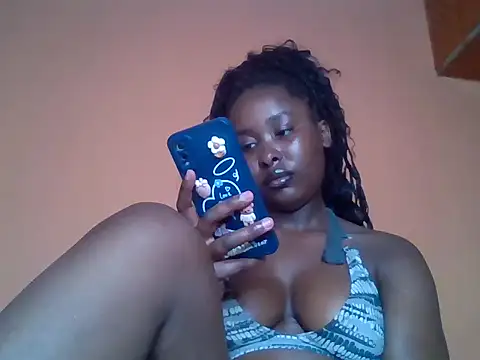 Moonfades online show from December 2025 11:49:02 AM