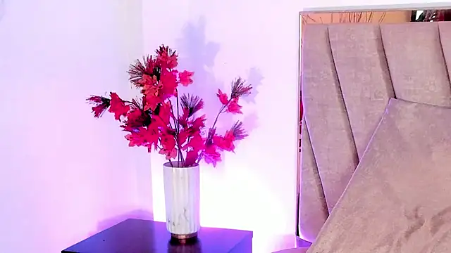 HollyHudsonn online show from December 2024 03:32:01 PM