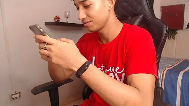 Snapshot of jose_sexycumm chatting on December 2024 09:33:01 PM jose sexycumm online show from December 2024 09:33:01 PM