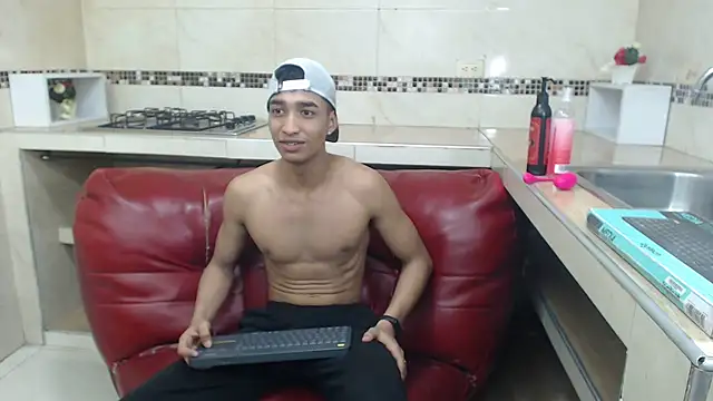 Snapshot of jose_sexycumm chatting on January 2025 09:04:02 PM jose sexycumm online show from January 2025 09:04:02 PM