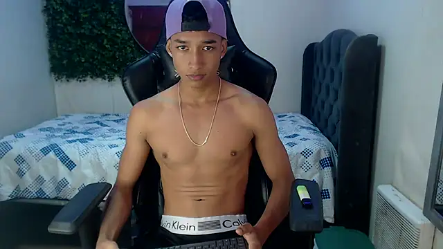 Snapshot of jose_sexycumm chatting on January 2025 10:11:02 PM jose sexycumm online show from January 2025 10:11:02 PM