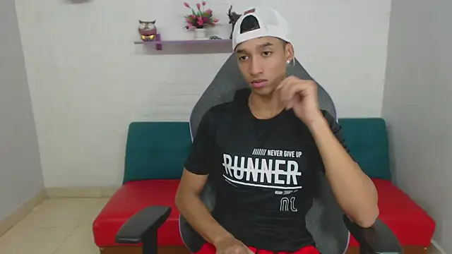 Snapshot of jose_sexycumm chatting on February 2025 07:21:01 PM jose sexycumm online show from February 2025 07:21:01 PM