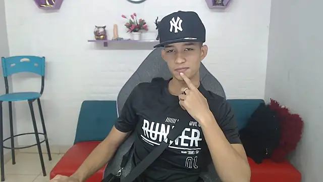 Snapshot of jose_sexycumm chatting on March 2025 06:12:01 PM jose sexycumm online show from March 2025 06:12:01 PM