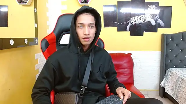 jose sexycumm online show from October 2025 07:23:02 PM