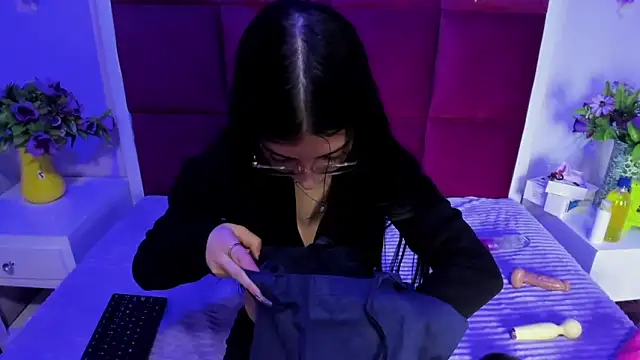 Katty Queen online show from September 2025 12:30:01 PM