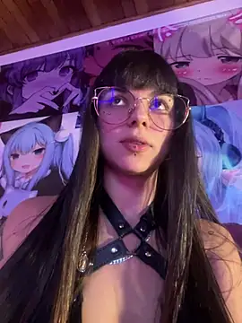 Snapshot of VioletaSubmissive chatting on January 2025 03:32:02 AM VioletaSubmissive online show from January 2025 03:32:02 AM