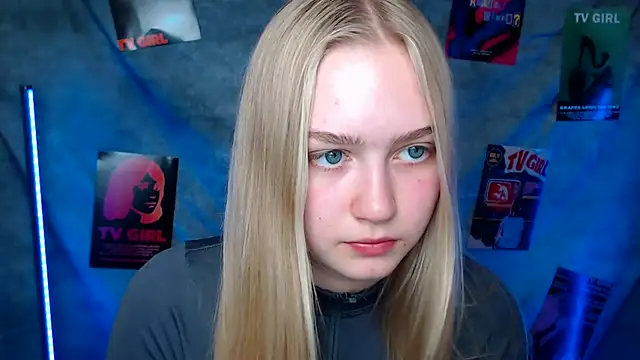 MademoiselleCl online show from October 2025 12:35:01 PM