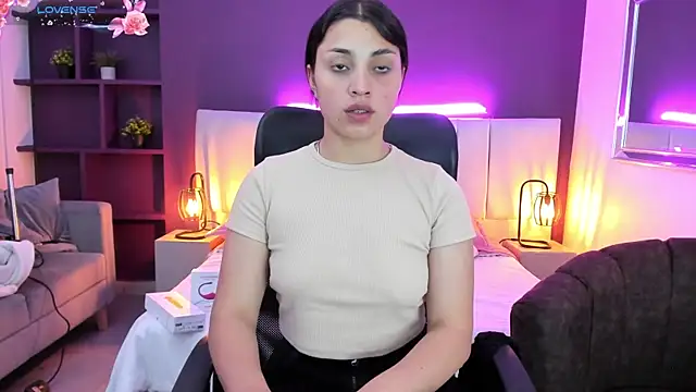 VickyBuunny online show from December 2024 01:43:02 PM
