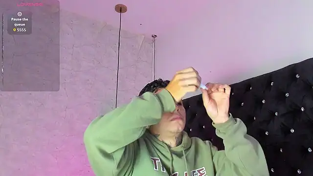 Ian Castillo  online show from October 2025 11:17:01 AM