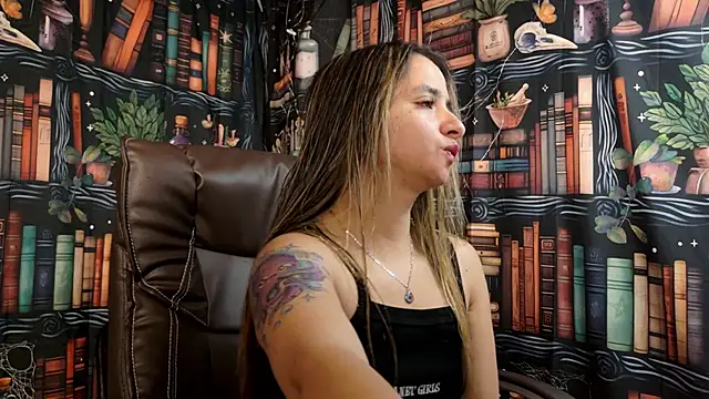 Snapshot of julietta___jackson chatting on January 2025 08:21:01 PM julietta jackson online show from January 2025 08:21:01 PM