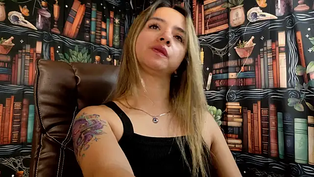Snapshot of julietta___jackson chatting on January 2025 11:24:01 PM julietta jackson online show from January 2025 11:24:01 PM