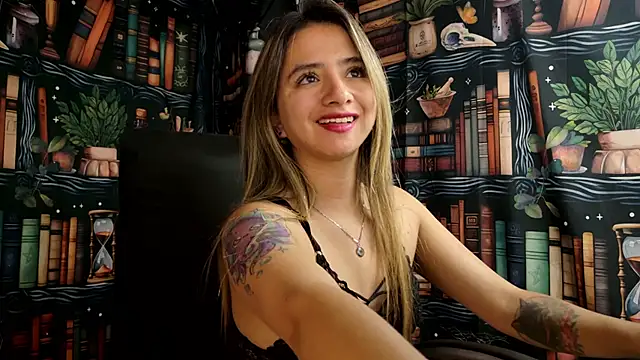 Snapshot of julietta___jackson chatting on February 2025 11:08:02 PM julietta jackson online show from February 2025 11:08:02 PM