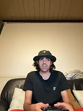 wolfwhite95 online show from October 2025 01:04:02 AM