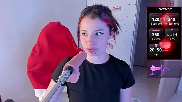 Snapshot of Mia_adams66 chatting on December 2024 12:56:02 AM Mia adams66 online show from December 2024 12:56:02 AM