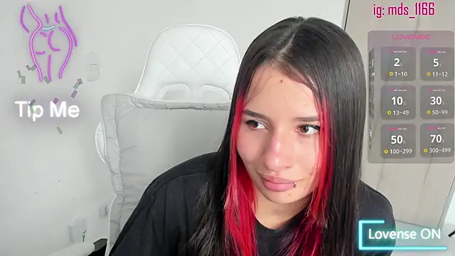 Snapshot of Mia_adams66 chatting on February 2025 04:36:02 PM Mia adams66 online show from February 2025 04:36:02 PM