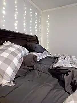 MsShelby40 online show from December 2024 03:22:02 PM