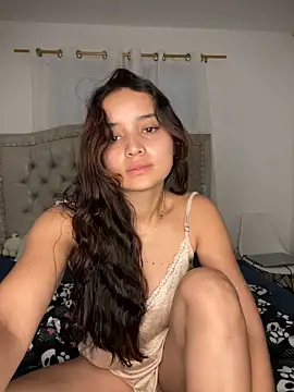 MollySanders    online show from December 2024 12:18:02 PM