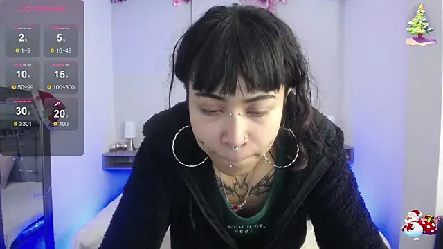 Snapshot of Violetta_Suky chatting on December 2024 12:55:02 PM Violetta Suky online show from December 2024 12:55:02 PM
