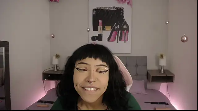 Snapshot of Violetta_Suky chatting on January 2025 01:28:01 PM Violetta Suky online show from January 2025 01:28:01 PM