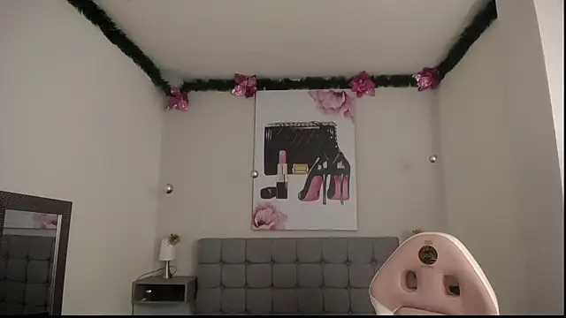Snapshot of Violetta_Suky chatting on January 2025 01:42:02 PM Violetta Suky online show from January 2025 01:42:02 PM