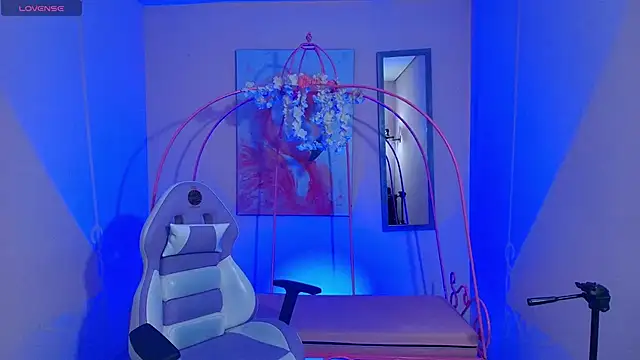 Snapshot of Violetta_Suky chatting on February 2025 12:50:01 PM Violetta Suky online show from February 2025 12:50:01 PM