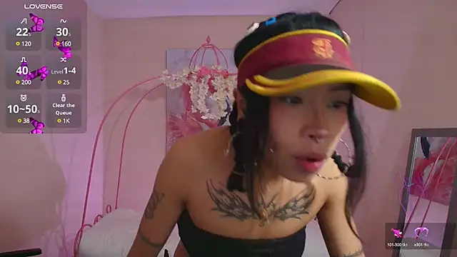 Snapshot of Violetta_Suky chatting on February 2025 12:51:02 PM Violetta Suky online show from February 2025 12:51:02 PM