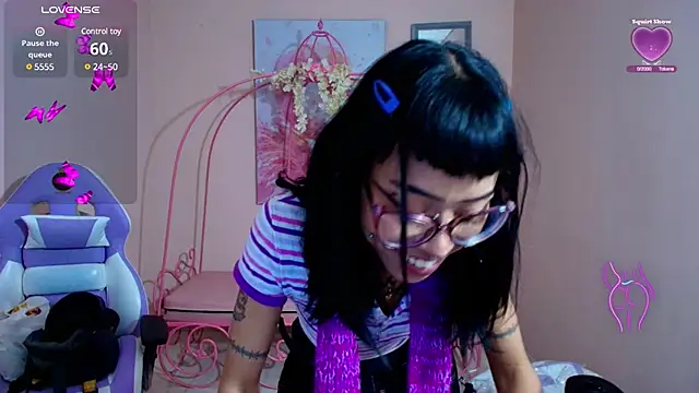 Snapshot of Violetta_Suky chatting on March 2025 01:53:02 PM Violetta Suky online show from March 2025 01:53:02 PM