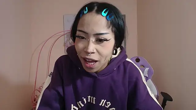 Snapshot of Violetta_Suky chatting on March 2025 01:13:02 PM Violetta Suky online show from March 2025 01:13:02 PM