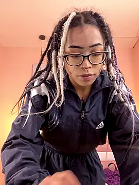 Violetta Suky online show from October 2025 01:09:01 PM