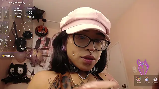 Violetta Suky online show from October 2025 01:56:01 PM