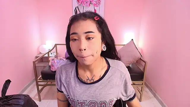 Violetta Suky online show from November 2025 01:57:02 PM