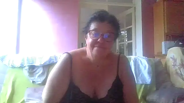 Vandeae44 online show from June 2026 07:38:02 PM